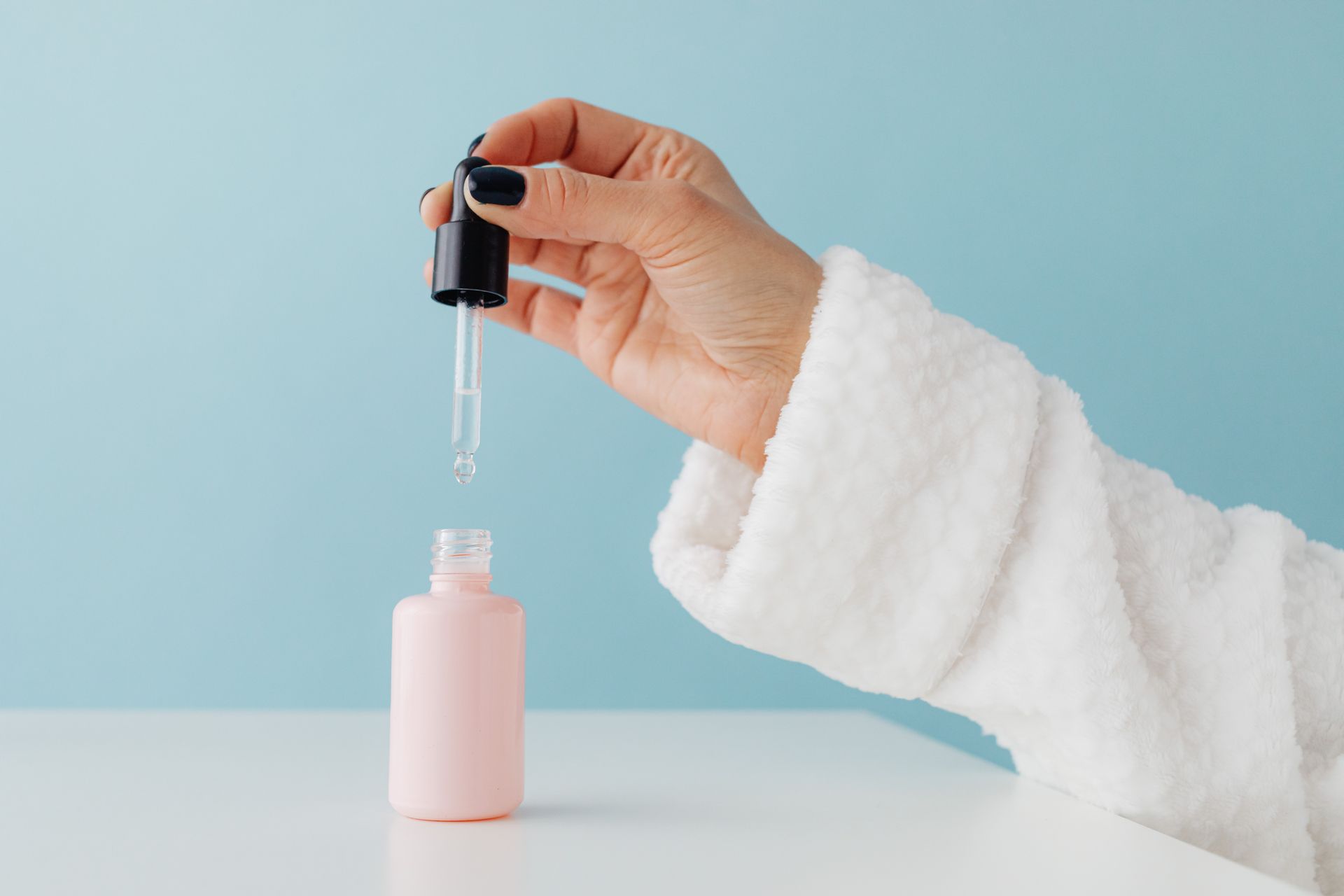 Cosmetic serum dropper with baobab seed oil